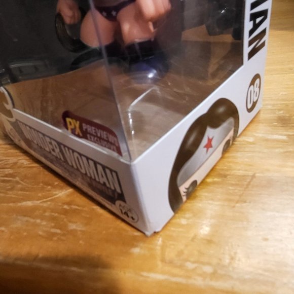DC Universe Wonder Woman PX Exclusive Funko Pop - Picture 9 of 11